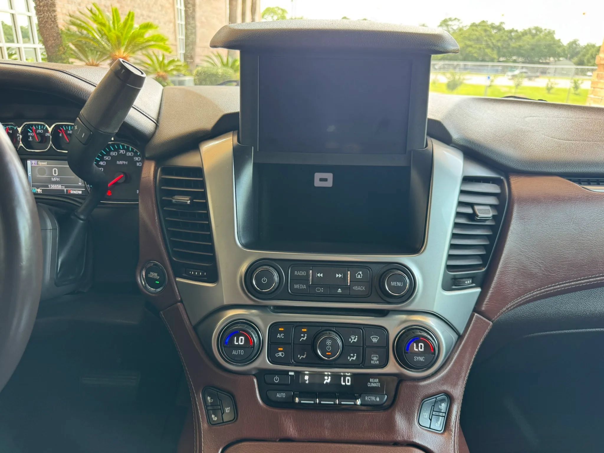 Used 2015 Chevrolet Suburban LTZ AWD/4WD image 31