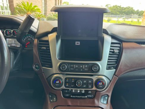 Used 2015 Chevrolet Suburban LTZ AWD/4WD image 31