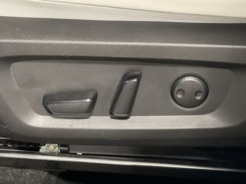 Used 2024 Mitsubishi Outlander SEL image 10