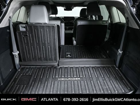 Used 2021 Toyota Highlander Platinum image 32