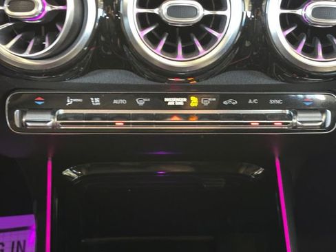 Used 2020 Mercedes-Benz GLB 250 image 5