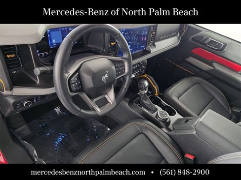 Used 2022 Ford Bronco Badlands image 11