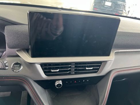 Used 2025 Ford Explorer ST-Line w/ ST-Line Street Pack image 12