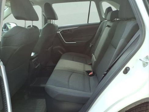 Used 2022 Toyota RAV4 LE image 23