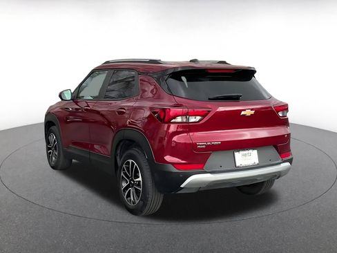 Used 2025 Chevrolet TrailBlazer LT w/ Driver Confidence Package image 11