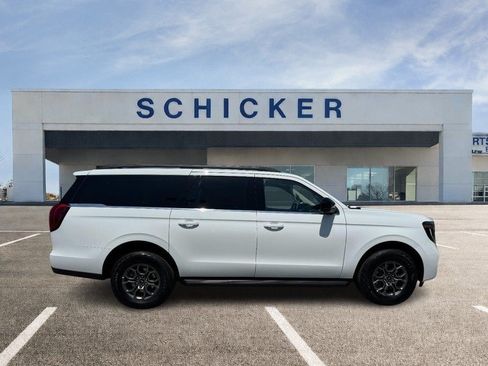 Used 2025 Ford Expedition Max Active RWD image 2