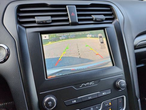 Used 2019 Ford Fusion SE w/ Equipment Group 151A FWD image 16