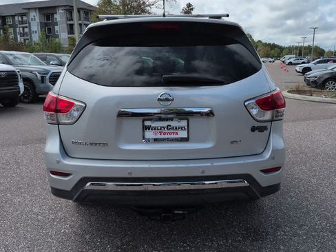 Used 2016 Nissan Pathfinder SV FWD image 5