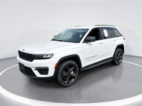Used 2023 Jeep Grand Cherokee Limited w/ Black Appearance Package AWD/4WD image 1