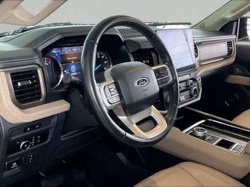Used 2024 Ford Expedition Limited image 12