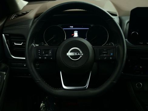 Used 2023 Nissan Rogue SL w/ SL Premium Package image 3