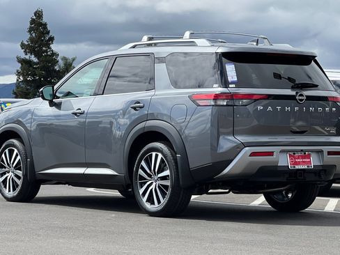 New 2025 Nissan Pathfinder Platinum w/ Cargo Package image 6