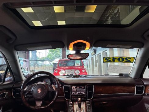 Used 2012 Porsche Panamera 4S image 29