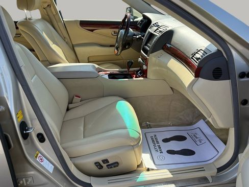 Used 2012 Lexus LS 460 Luxury image 32