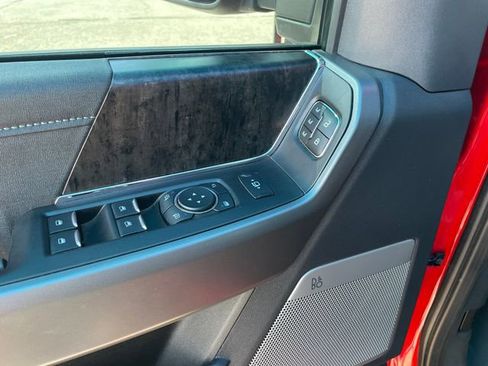 Used 2025 Ford F350 Lariat w/ Black Appearance Package image 11