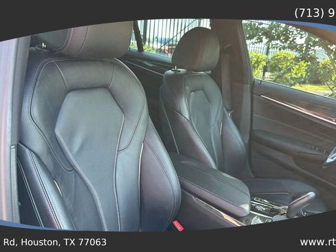 Used 2022 BMW 530i w/ Premium Package RWD image 42