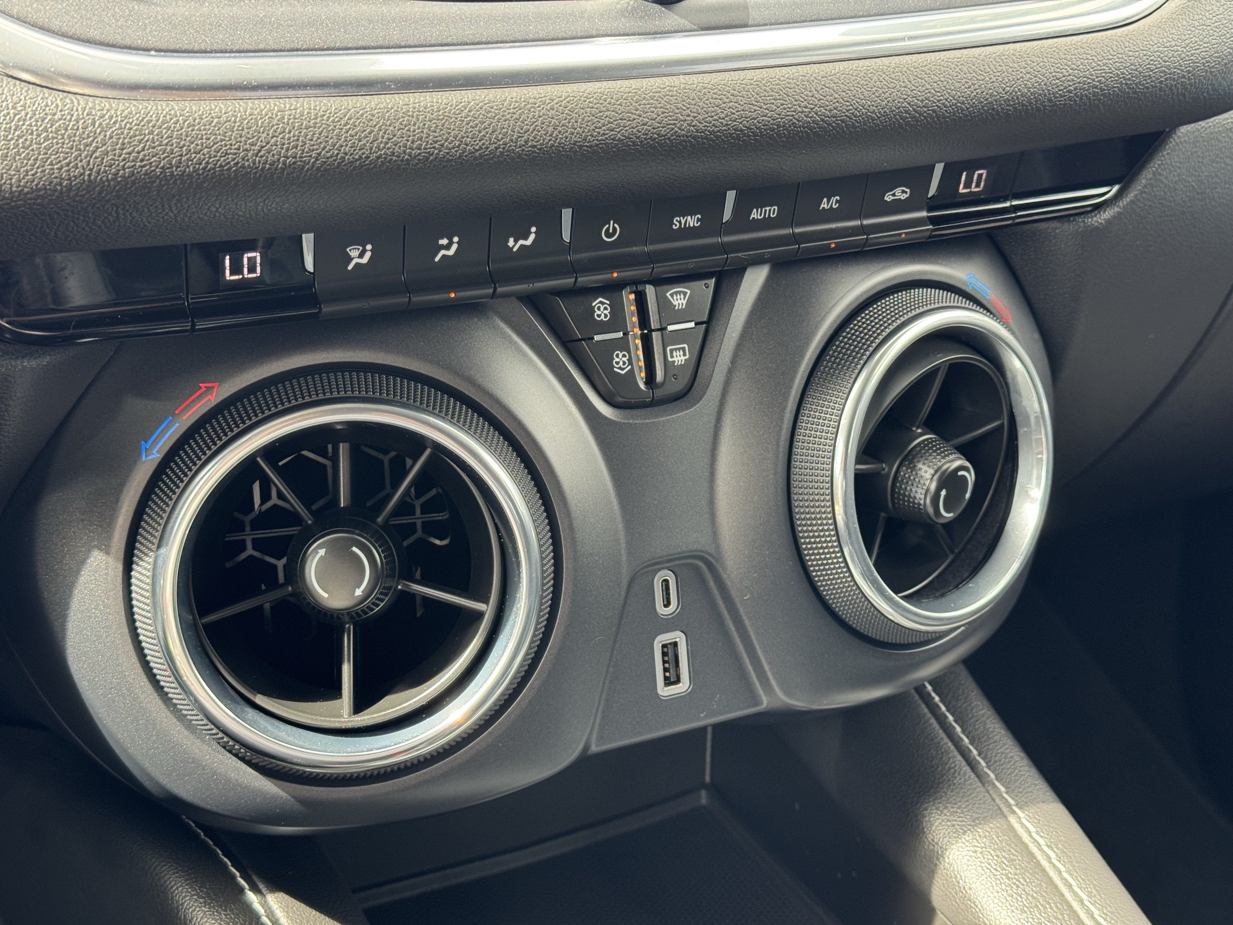 Used 2023 Chevrolet Blazer LT w/ Midnight/Sport Edition FWD image 29