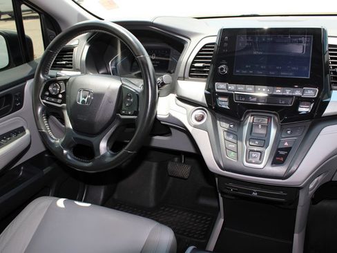 Used 2018 Honda Odyssey Touring image 9