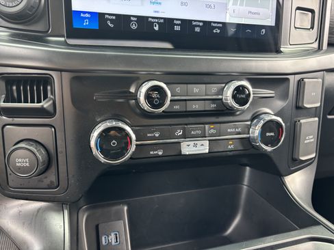 Used 2024 Ford F150 XLT w/ XLT Black Appearance Package RWD image 23