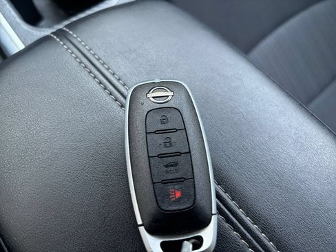 Used 2025 Nissan Sentra SV FWD image 18