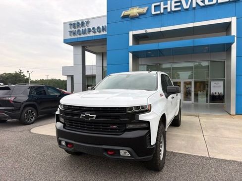 Used 2020 Chevrolet Silverado 1500 LT Trail Boss w/ Convenience Package AWD/4WD image 1