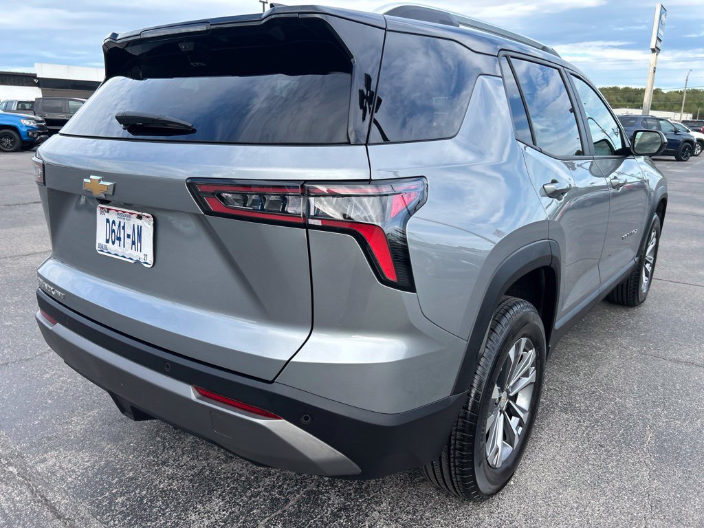 Used 2025 Chevrolet Equinox LT w/ Convenience Package II AWD/4WD image 3