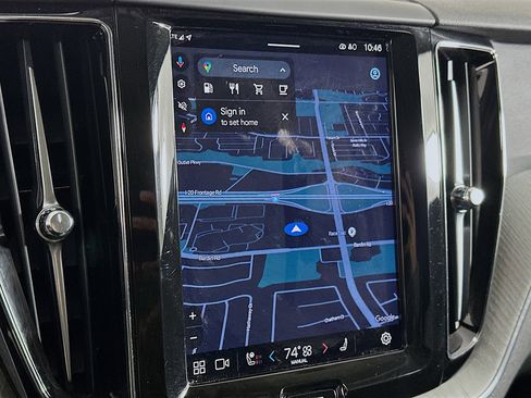 Used 2025 Volvo XC60 B5 Plus image 22