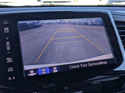 Used 2017 Honda Pilot Touring image 25