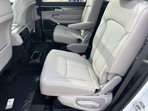 New 2026 Jeep Grand Wagoneer 4WD image 9