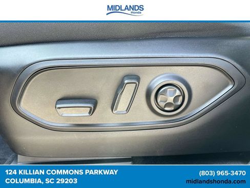 Used 2025 Jeep Grand Cherokee L Laredo RWD image 15