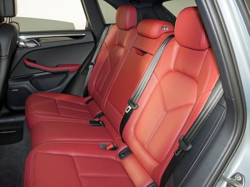 Certified 2026 Porsche Macan S AWD/4WD image 37