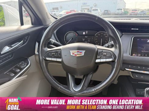 Used 2021 Cadillac XT4 Premium Luxury AWD/4WD image 15