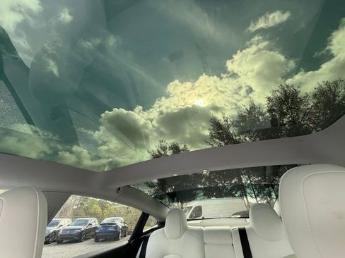 Used 2021 Tesla Model 3 Long Range image 25