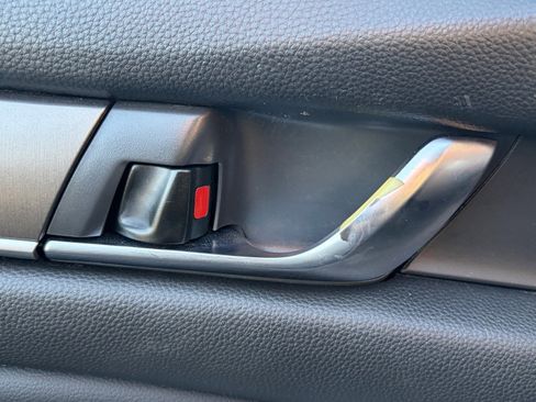 Used 2018 Honda Accord LX image 9