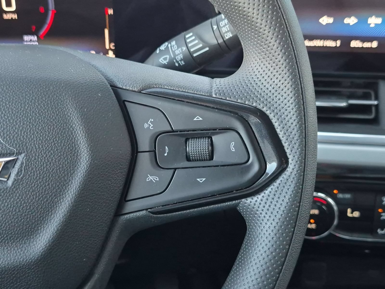 Used 2024 Chevrolet Trax LT FWD image 14