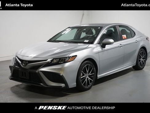Used 2023 Toyota Camry SE image 1