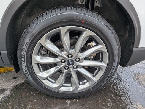 Used 2020 Lincoln Corsair Standard AWD w/ Premium Package image 12