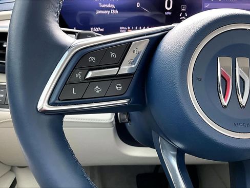 Used 2025 Buick Enclave Avenir w/ Super Cruise Package image 21