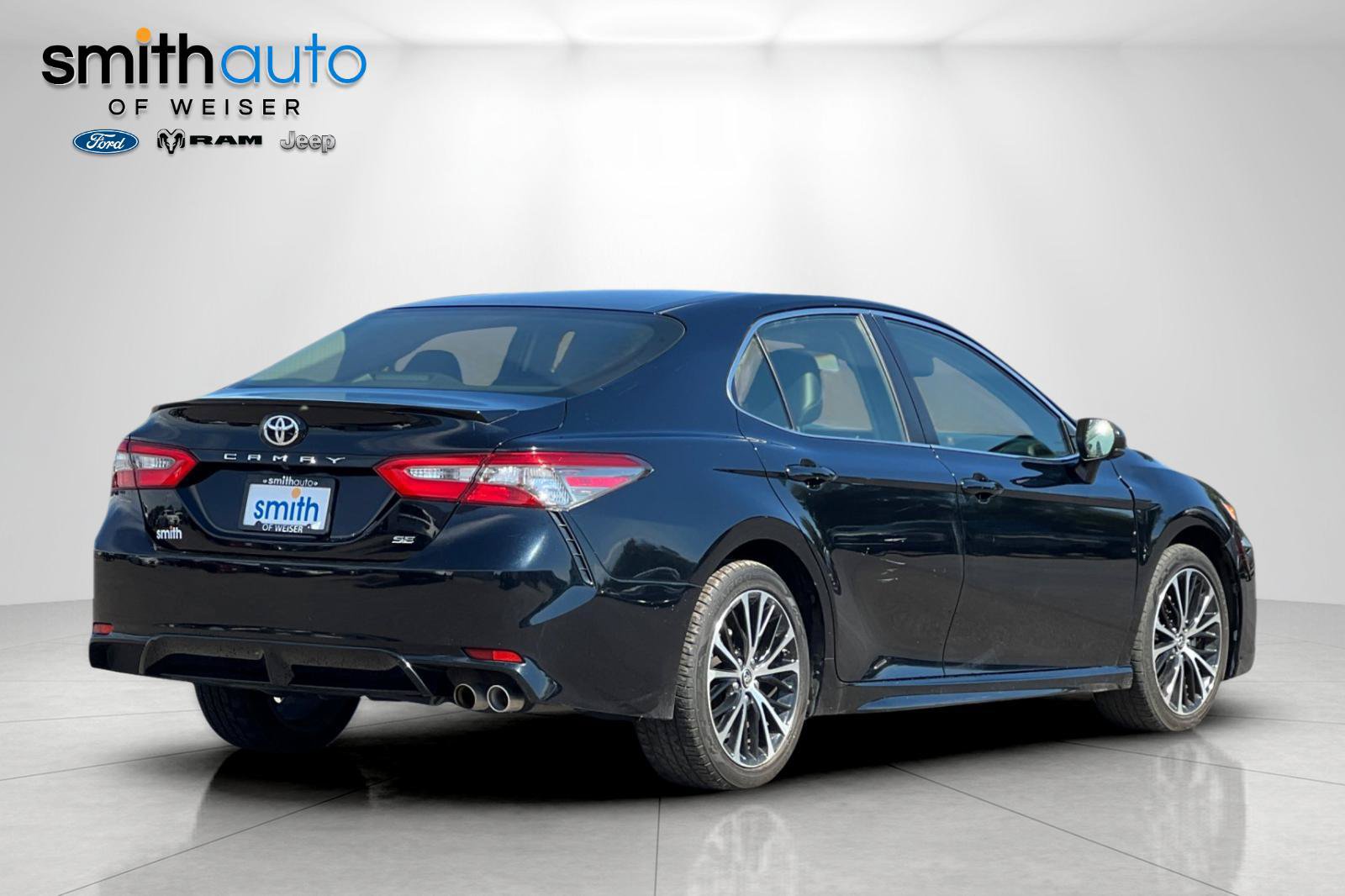 Used 2018 Toyota Camry SE FWD image 4