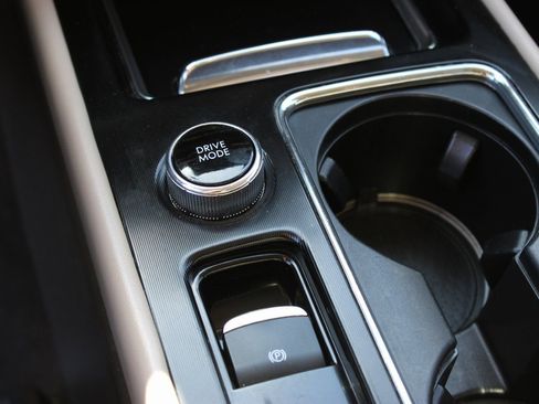 Used 2020 Lincoln Corsair AWD w/ Premium Package image 18