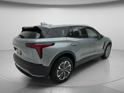 Used 2024 Chevrolet Blazer EV LT AWD/4WD image 3