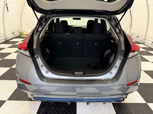 Used 2020 Nissan Leaf SV w/ SV Technology Package image 4