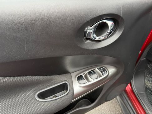 Used 2013 Nissan Juke SV image 22