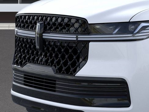 New 2026 Lincoln Navigator L Black Label AWD/4WD image 17