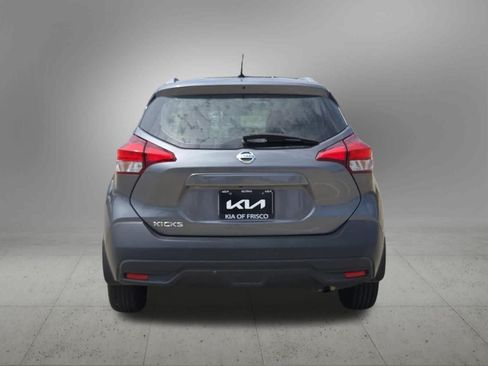 Used 2019 Nissan Kicks S FWD image 5