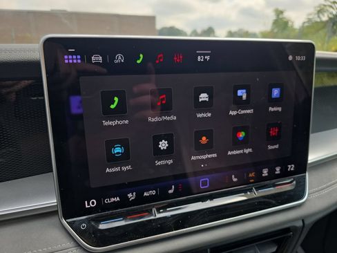 Certified 2026 Volkswagen Tiguan SE R-Line FWD image 26