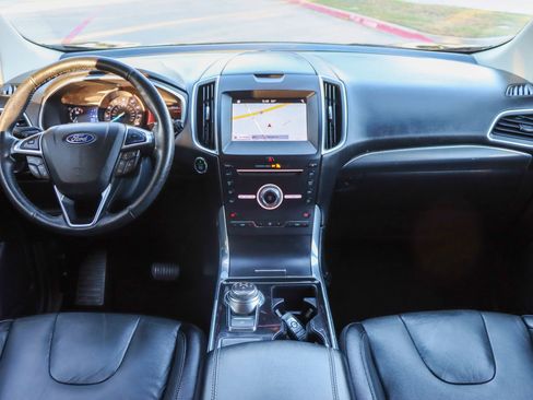 Used 2019 Ford Edge Titanium image 25