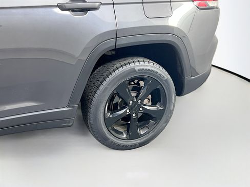 Used 2023 Jeep Grand Cherokee Altitude AWD/4WD image 30