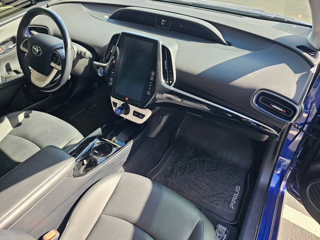 Used 2018 Toyota Prius Four Touring w/ Appearance Package FWD image 12