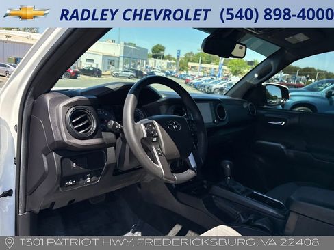 Used 2023 Toyota Tacoma TRD Off-Road AWD/4WD image 7